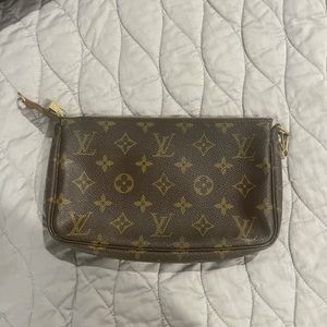 Louis Vuitton Pochette Accessoires
